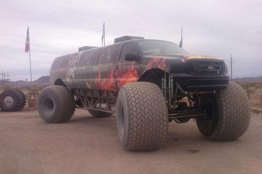  Ford Excursion Sin City Hustler 2014 года  (фото 11 из 31)